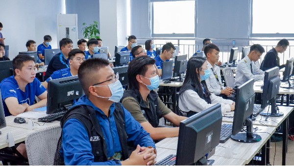 从事无人机行业为什么要考无人机驾驶员执照？